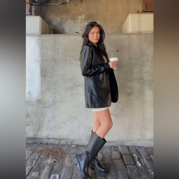 NWT Express Faux Leather Peak Lapel One Button Blazer Black sz XS - Picture 4 of 8